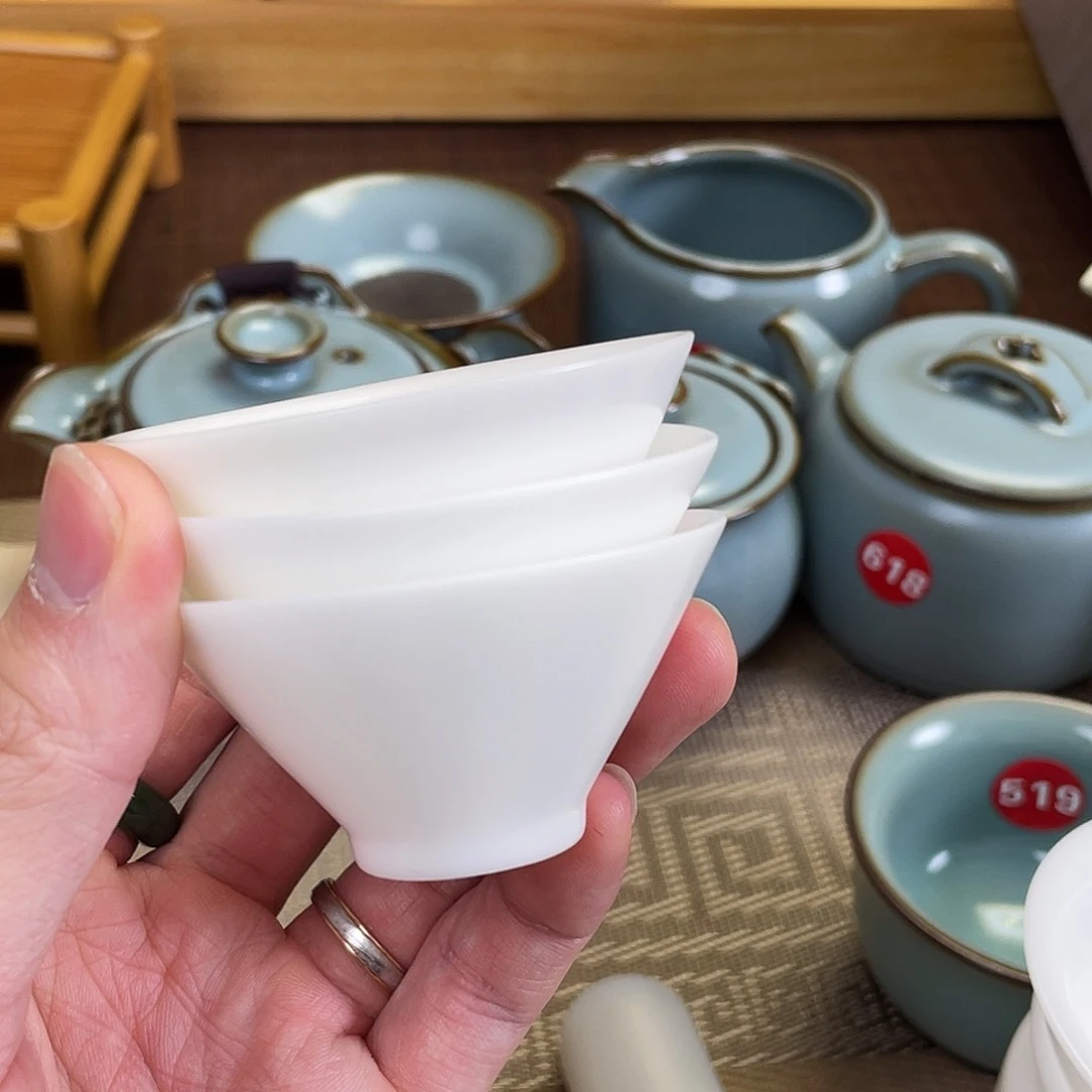 瓷片。。。。。。。。。。。。。。。。