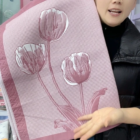 棉特价酒红色郁金香