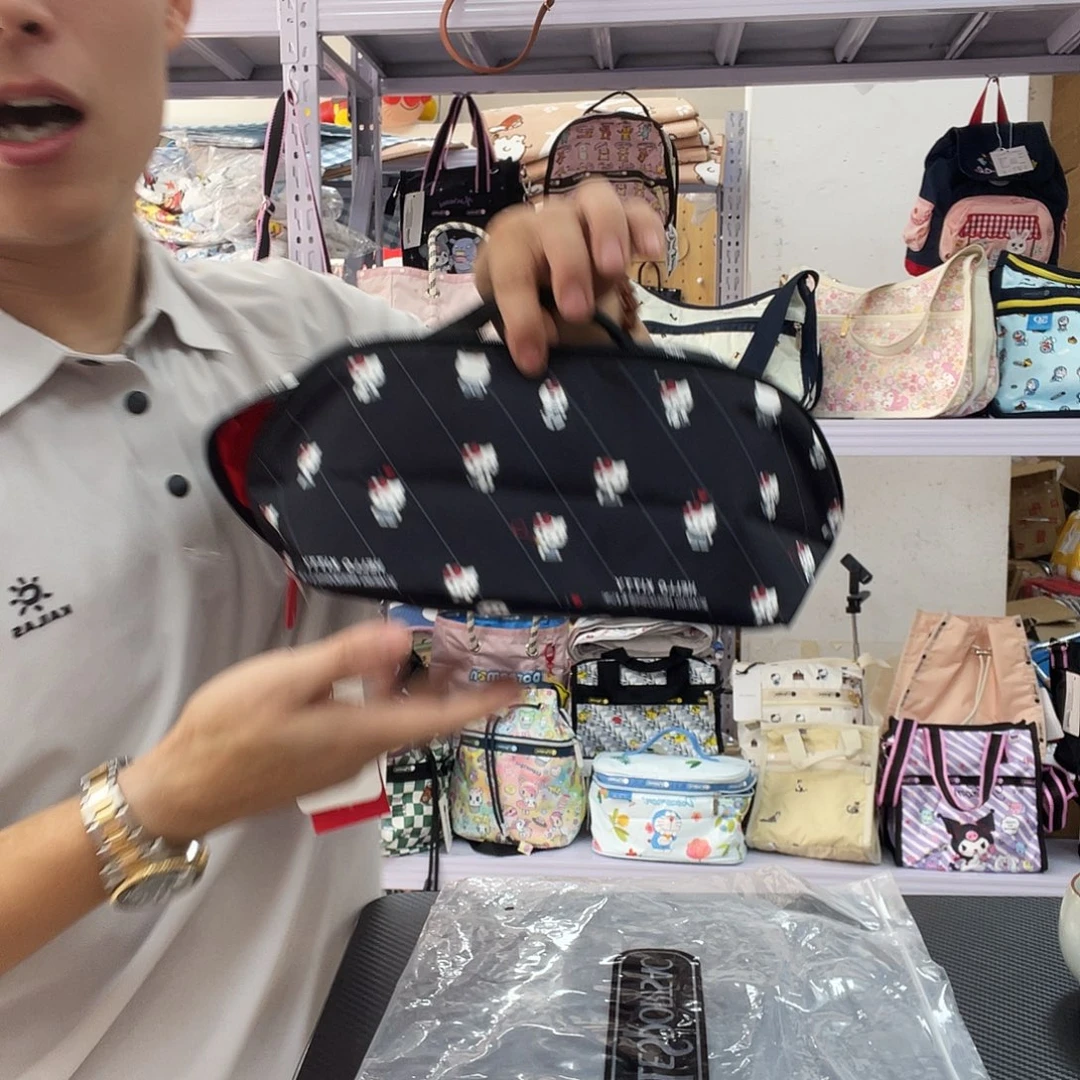 PU化妆包等产品和产品