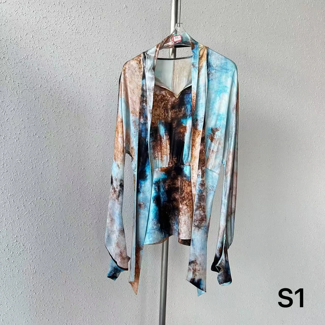 福利渐变蓝飘带上衣R88