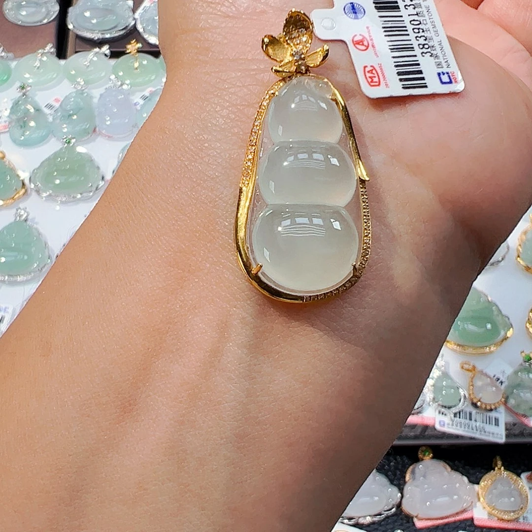 吊坠(不含链)18K金镶嵌翡翠福豆