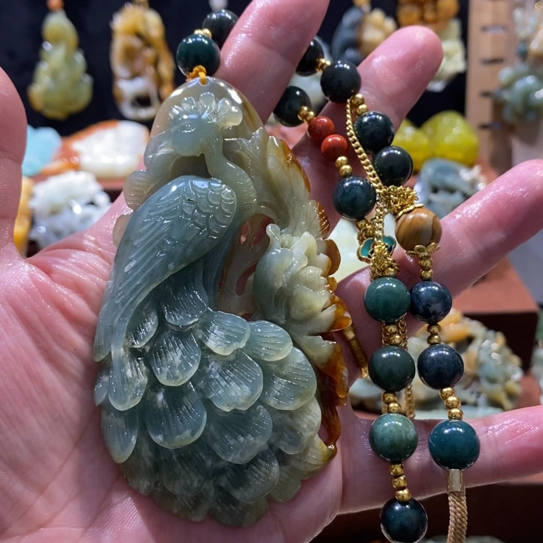 蛇纹石玉颈饰未镶嵌