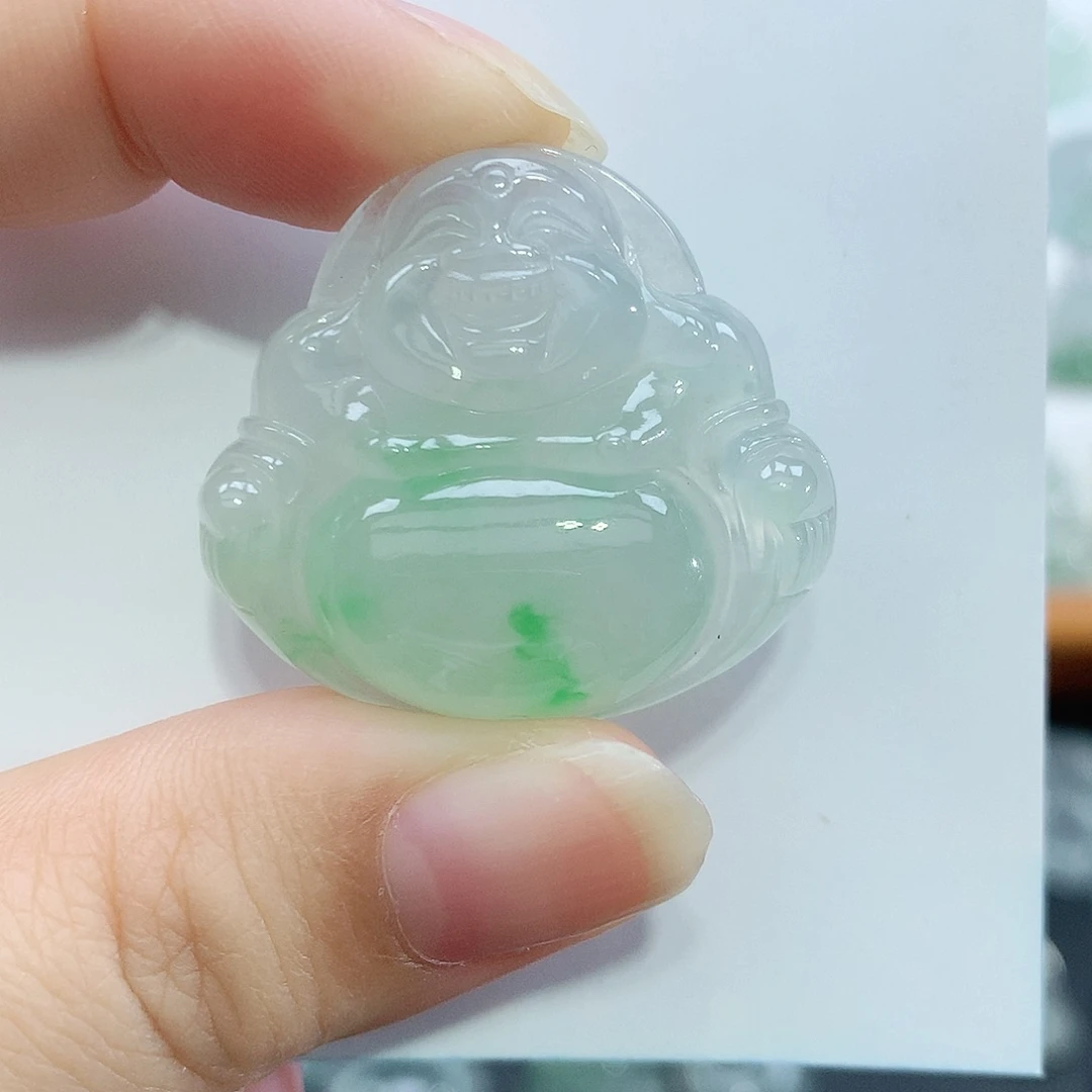 翡翠未镶嵌颈饰佛