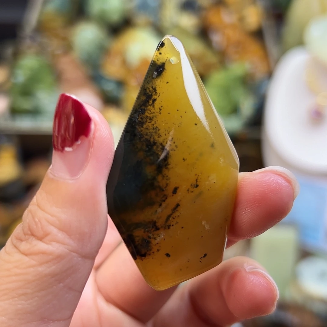 岫玉未镶嵌颈饰花玉幸运石