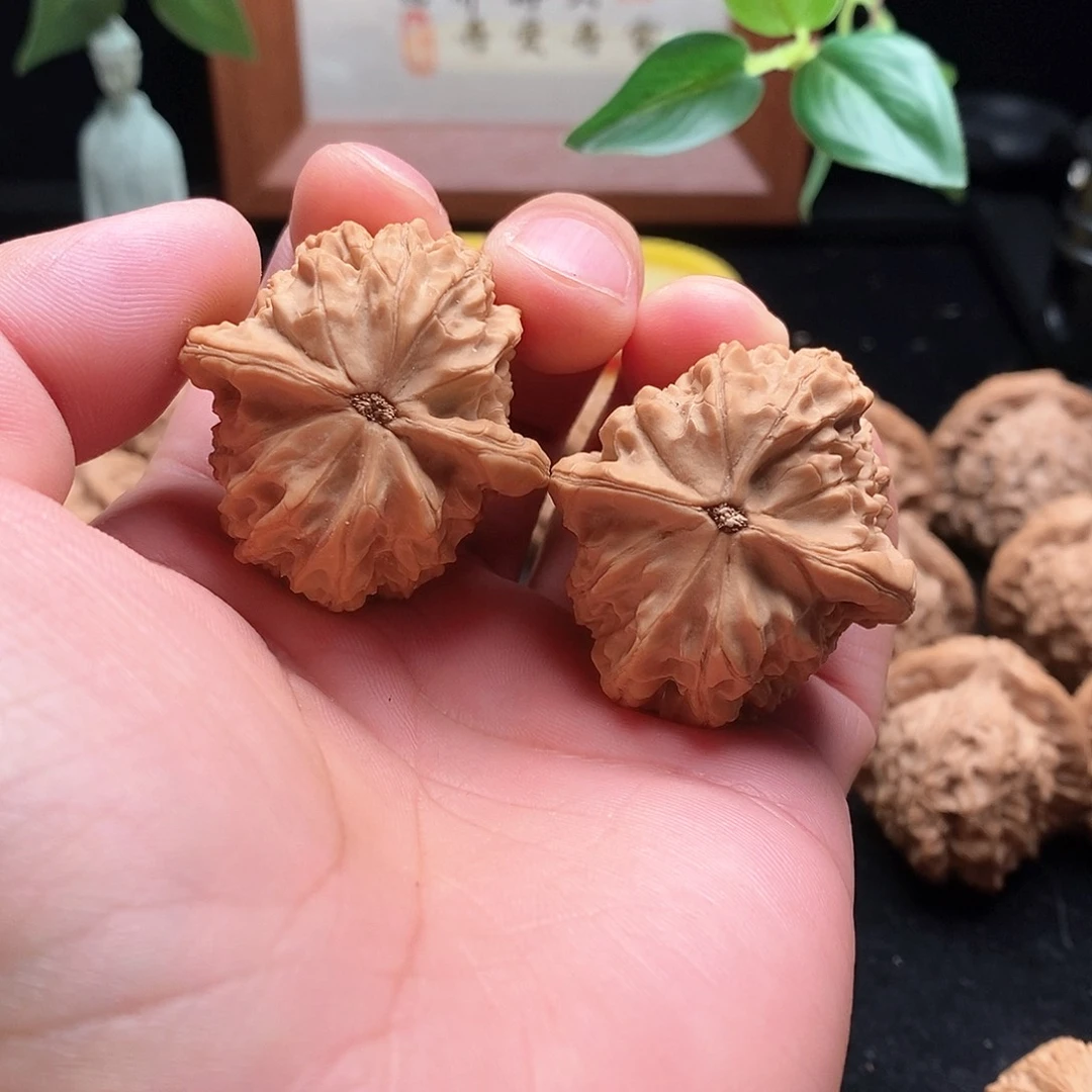 文玩核桃吊坠马老四38