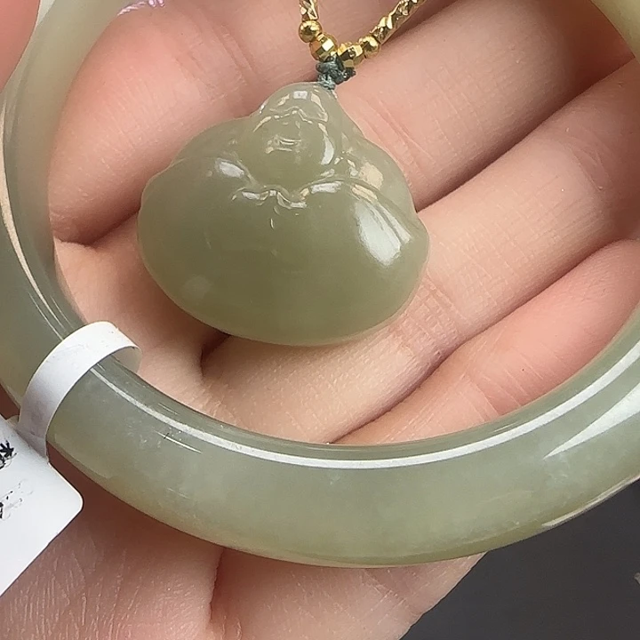 和田玉未镶嵌颈饰