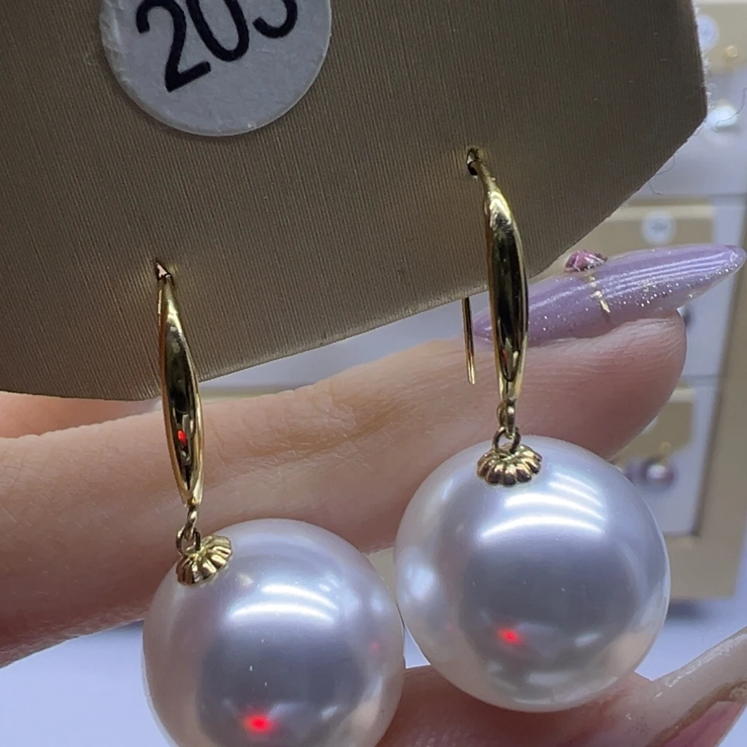 淡水珍珠18K金镶嵌耳饰