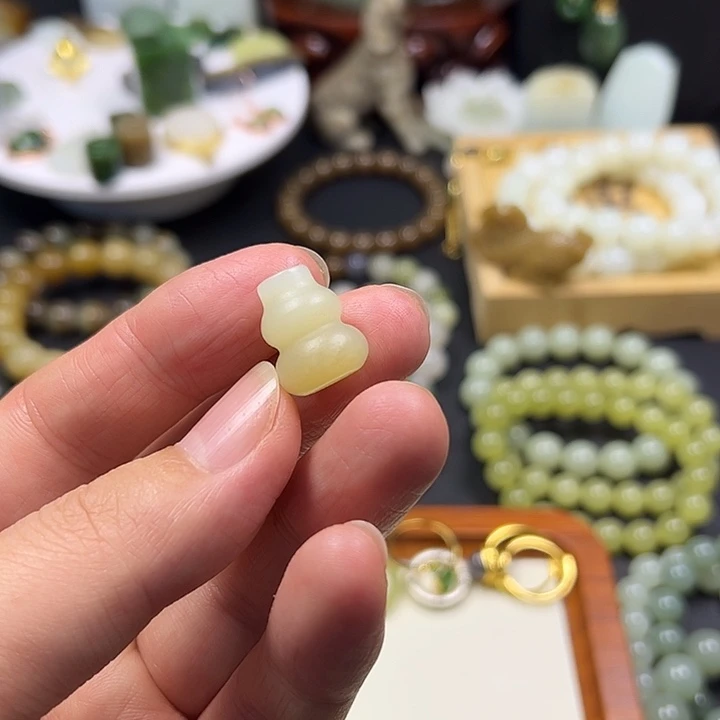和田玉（糖玉）未镶嵌颈饰