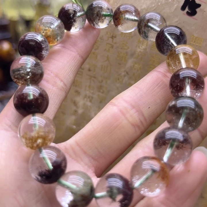 水晶摆件未镶嵌,****。摆件