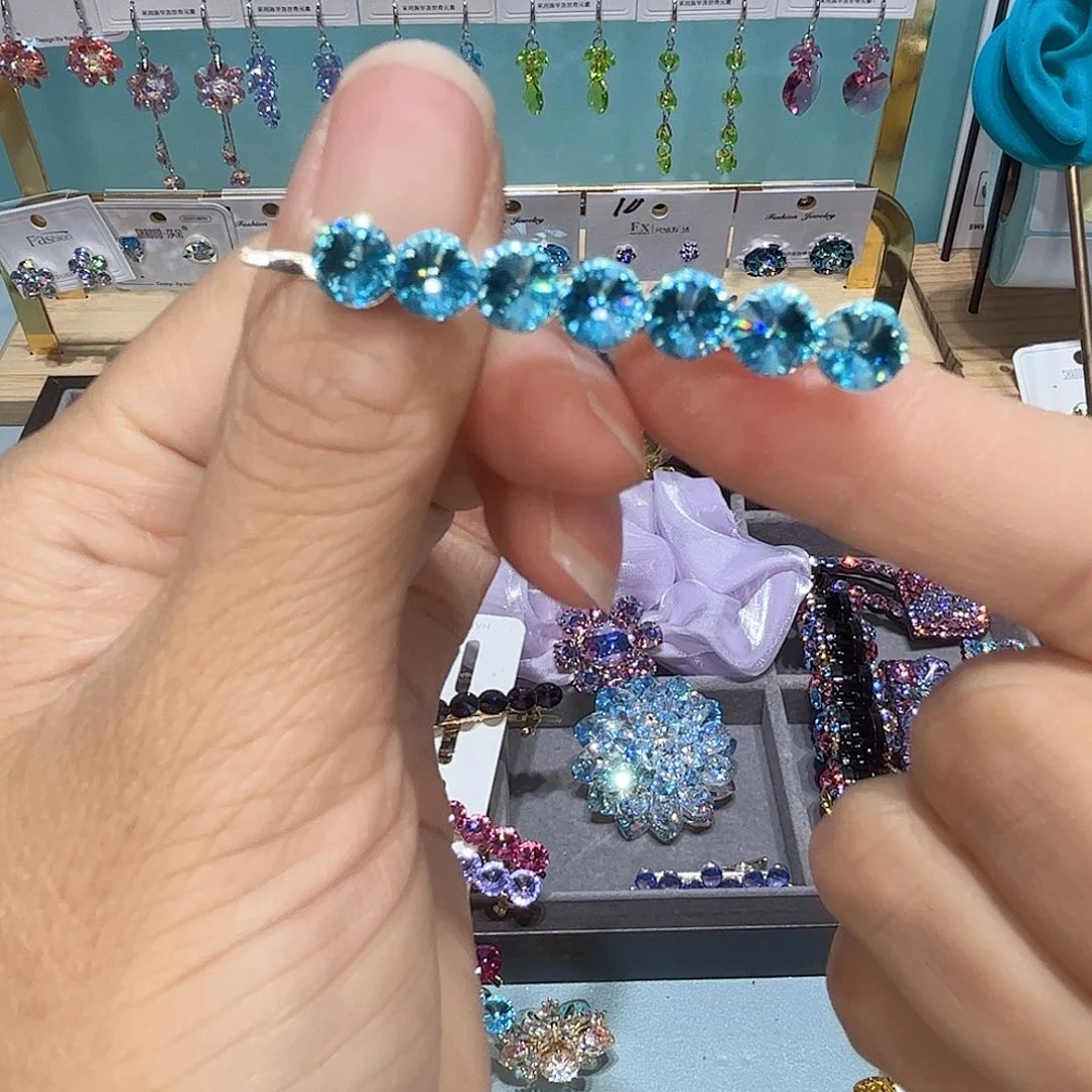 布艺铁合金耳钉和
