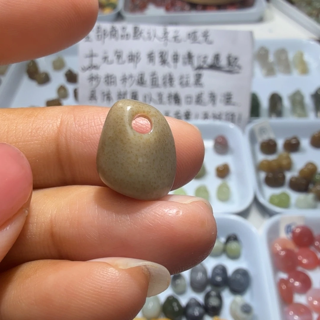 和田玉未镶嵌珠宝奇石