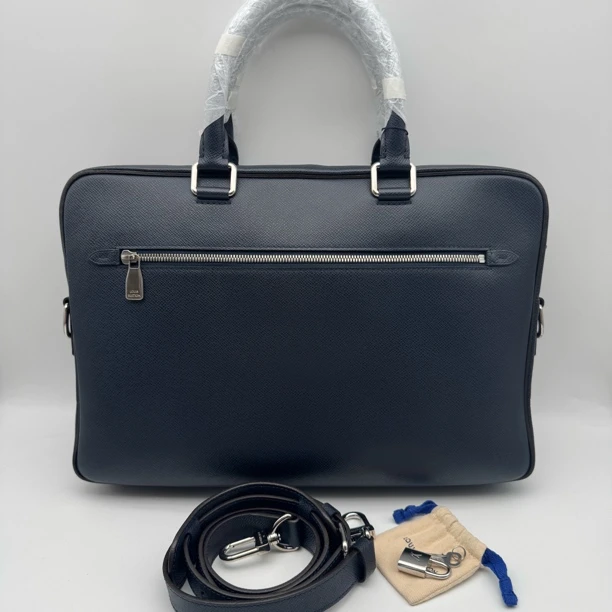 99新 LouisVuitton/路易威登 98新黑色十字纹手提公文/男士2546