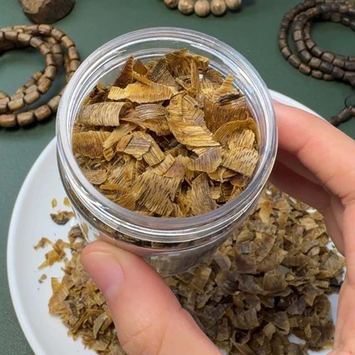 沉香手把件海南红棋切片老料10克