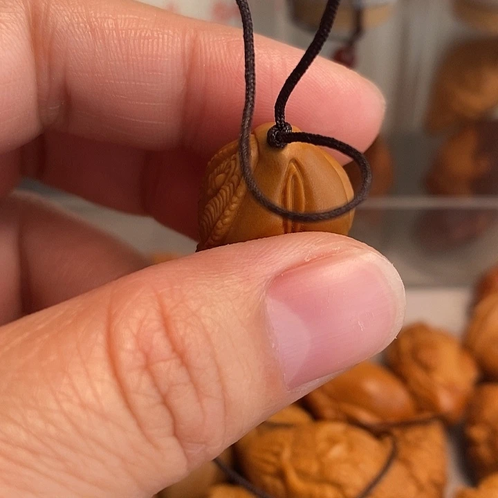 橄榄核吊坠生命，三面