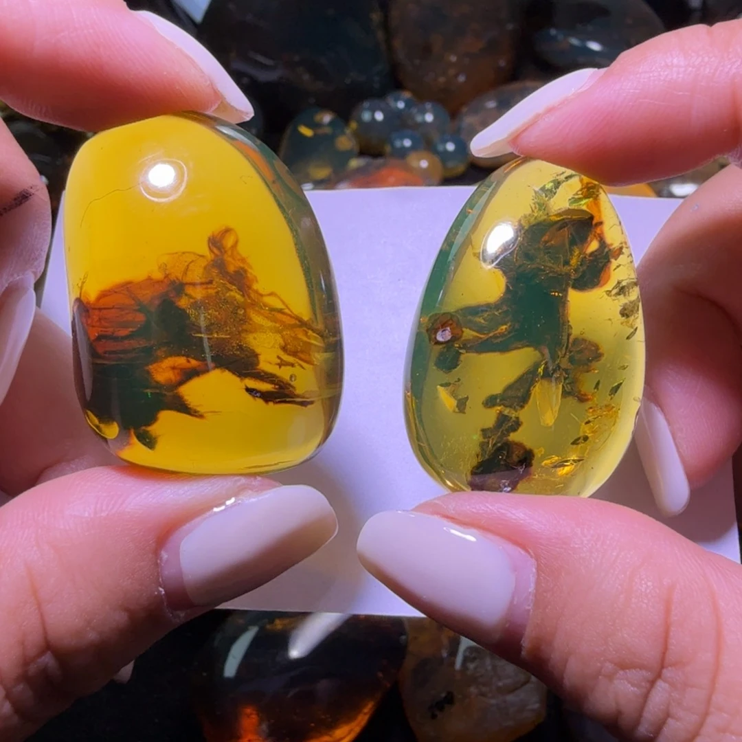 云***开未镶嵌琥珀裸石植物