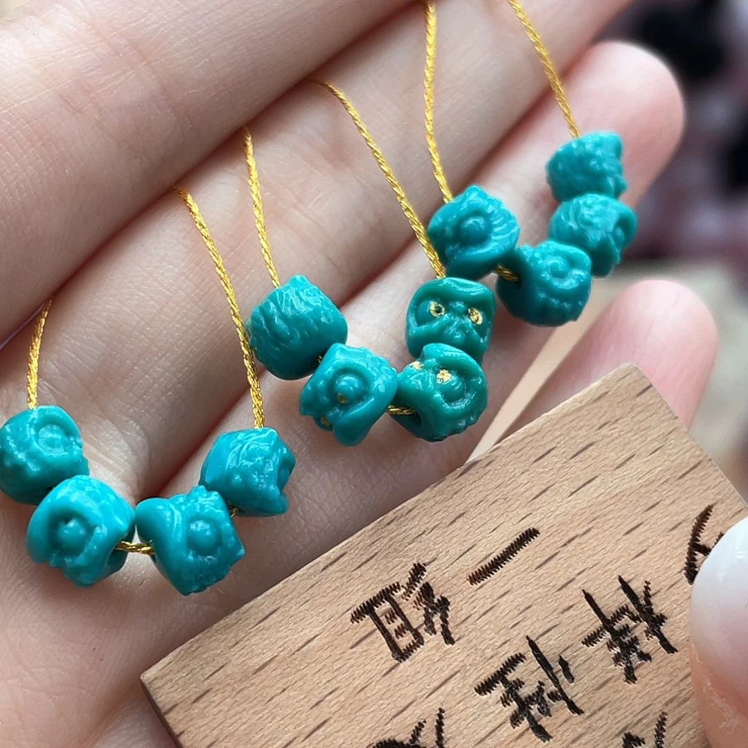 绿松石未镶嵌颈饰