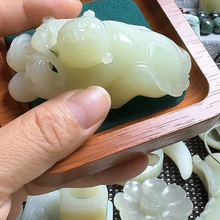 石***1瓷片。新号开播瓷盘一件