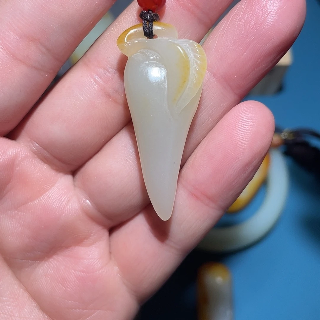 和田玉未镶嵌车挂