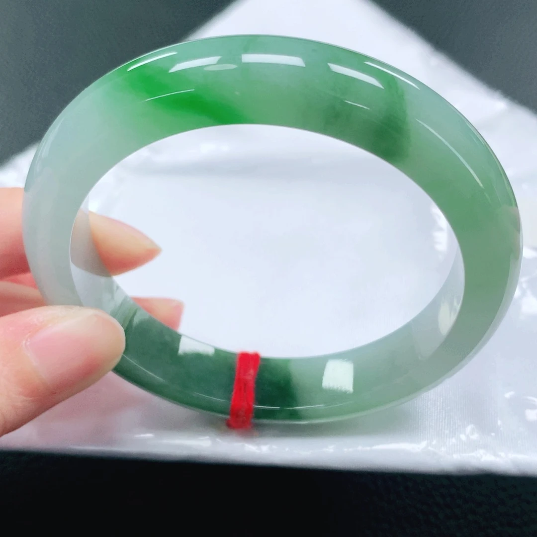 翡翠手镯未镶嵌58圈