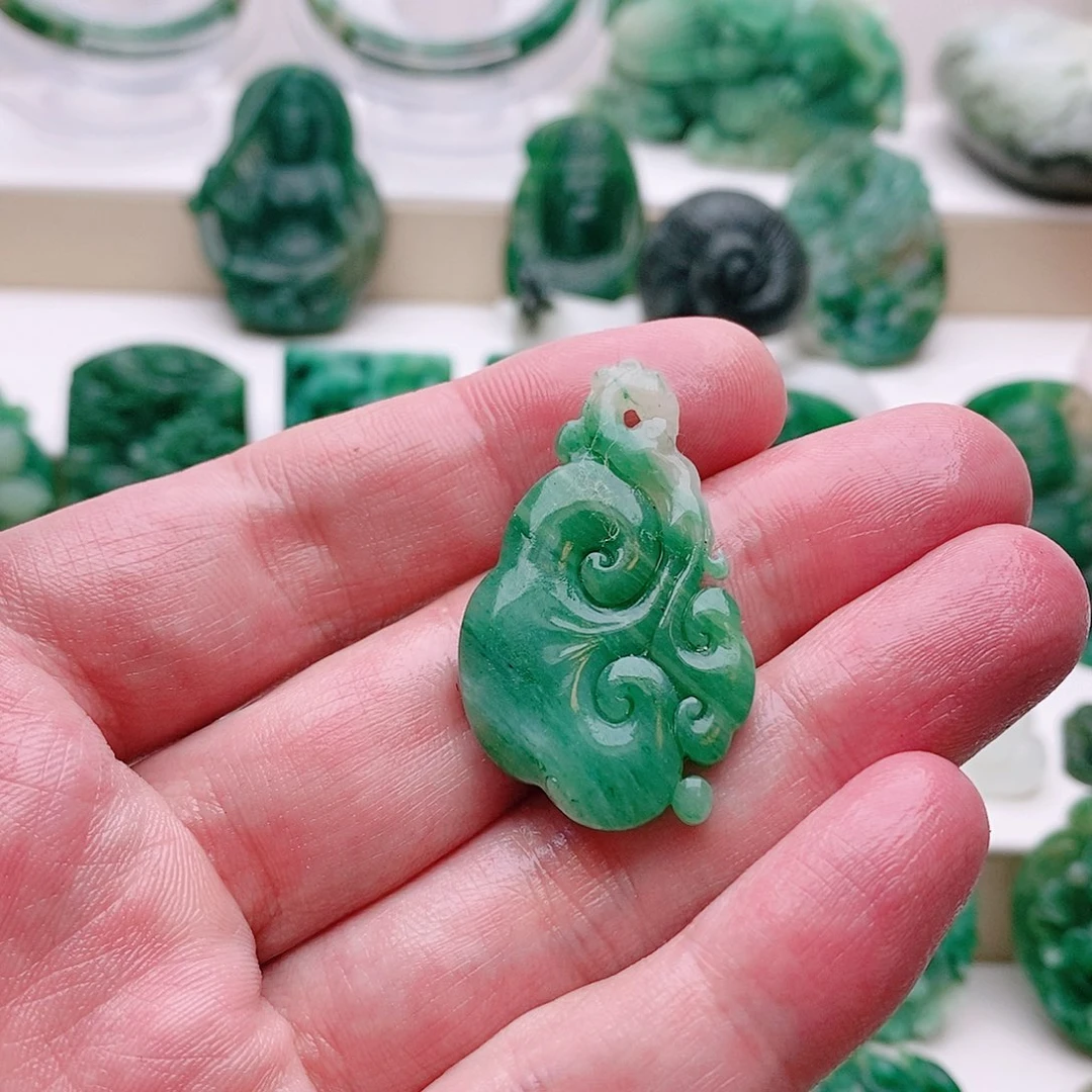 独山玉未镶嵌吊坠