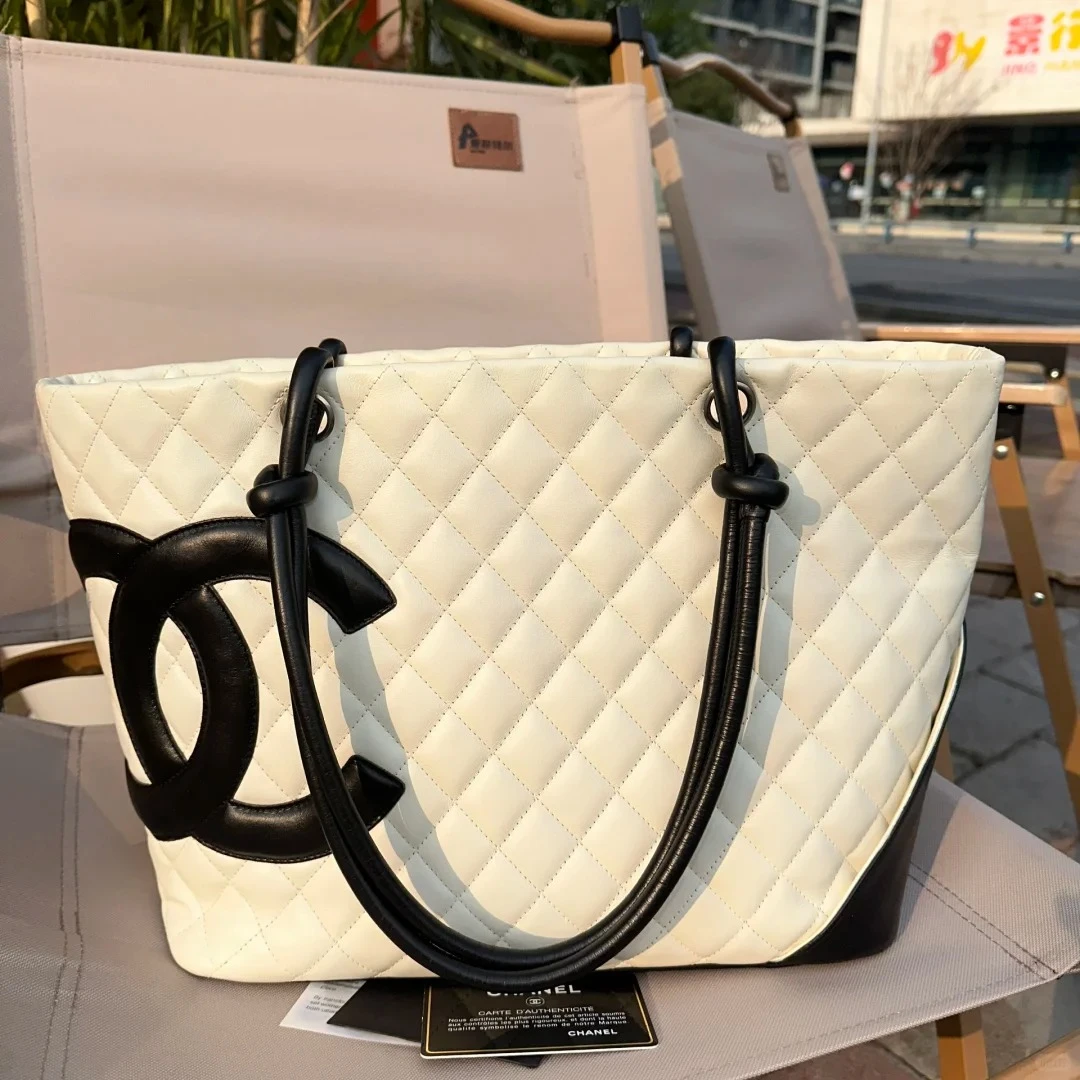 95新 Chanel/香奈儿 康鹏枕tote黑白/98新/优选