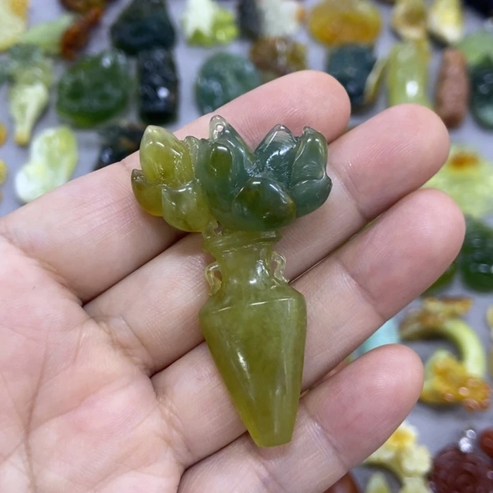 未镶嵌蛇纹石玉挂件