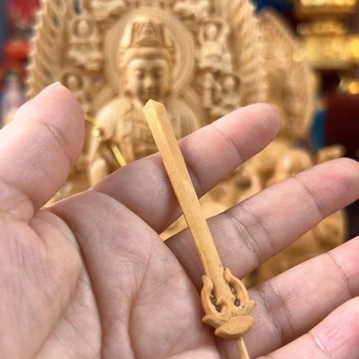 張***銘桧木虚空藏的法器木结构工艺