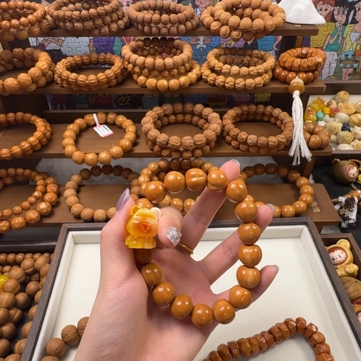 择***年吊坠猴头核桃屁桃