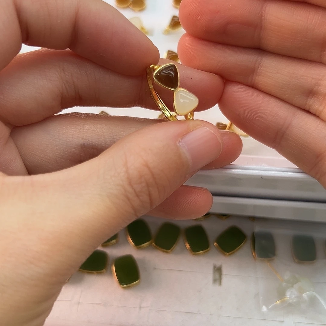 银S925镶嵌和田玉耳饰?**?