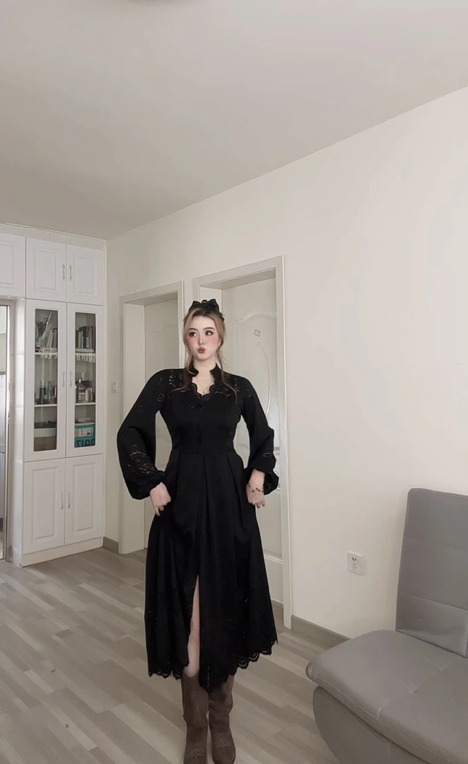 法式风格设计款蕾丝连衣裙有内衬