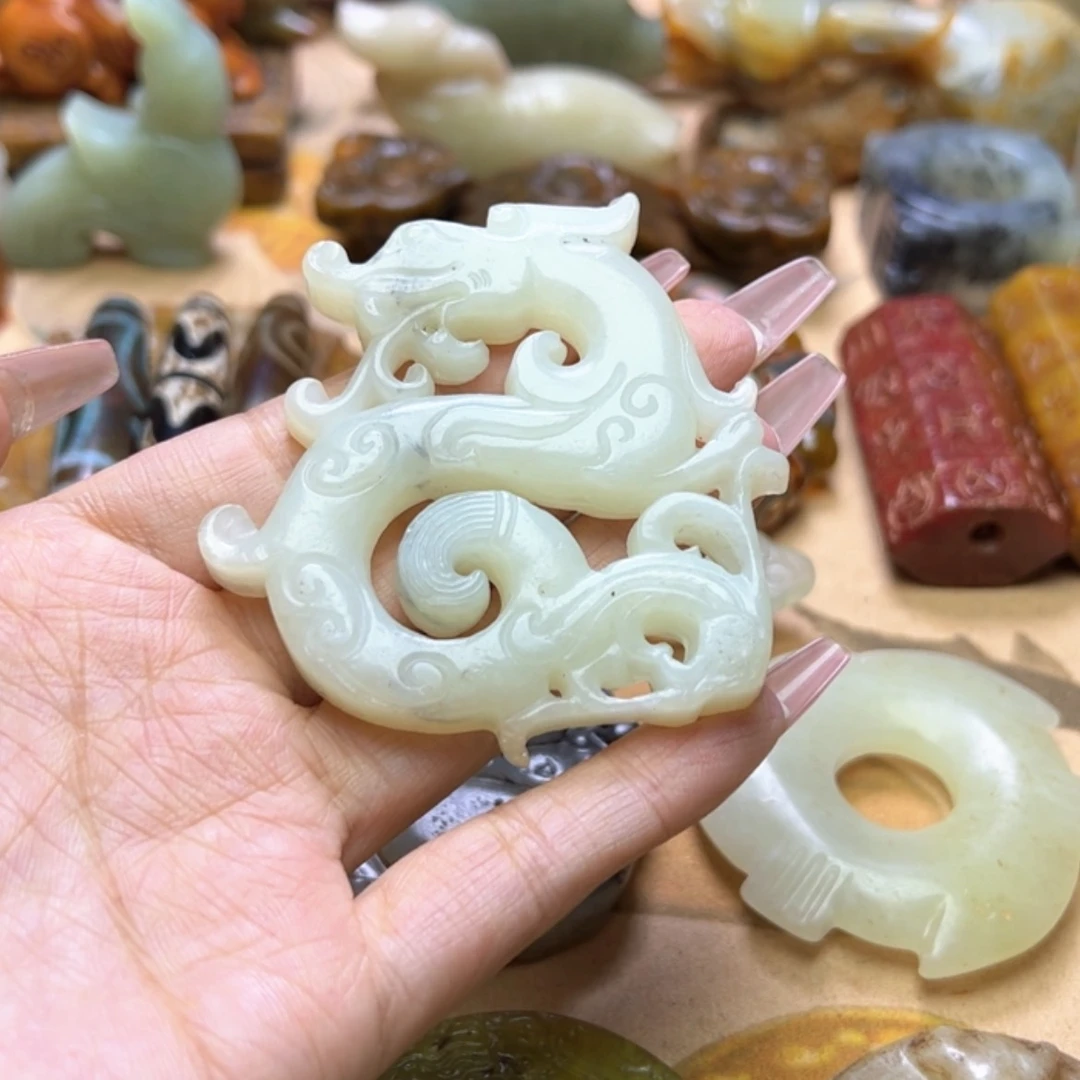 【闪购商品】蛇纹石玉颈饰未镶嵌