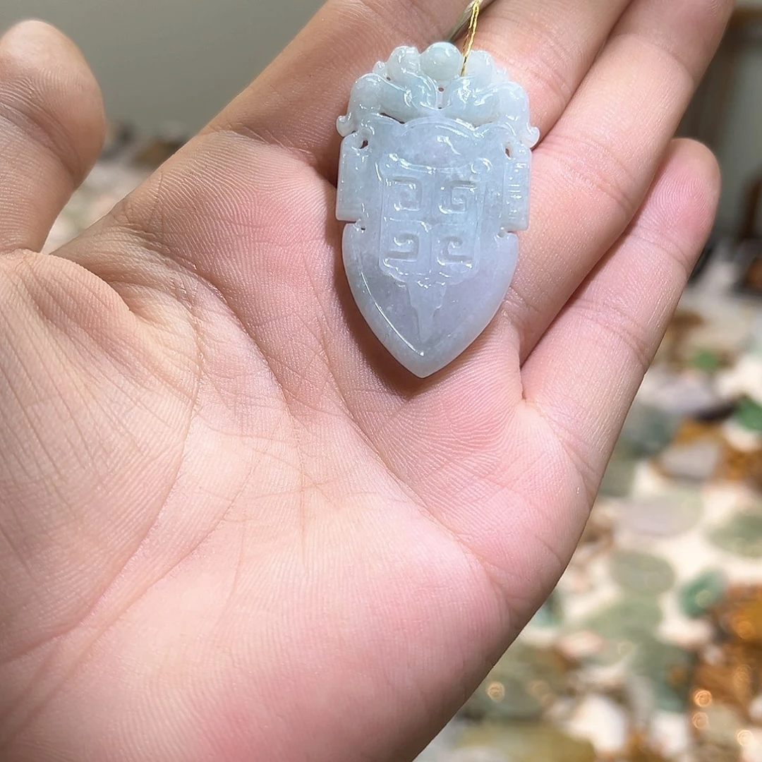 翡翠未镶嵌颈饰挂件