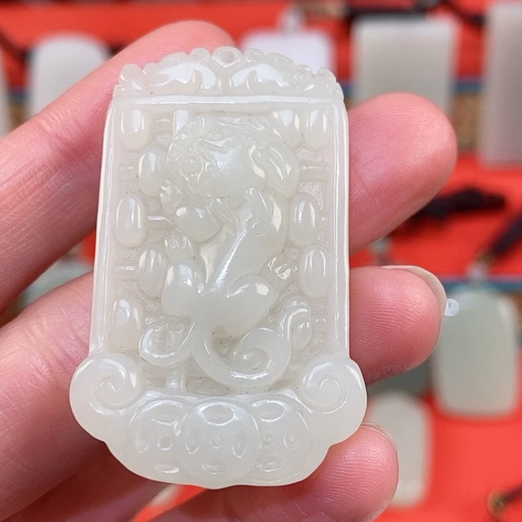 【闪购商品】颈饰未镶嵌和田玉