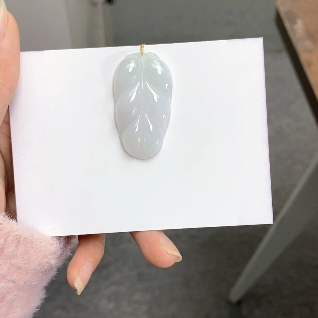 翡翠颈饰未镶嵌叶子