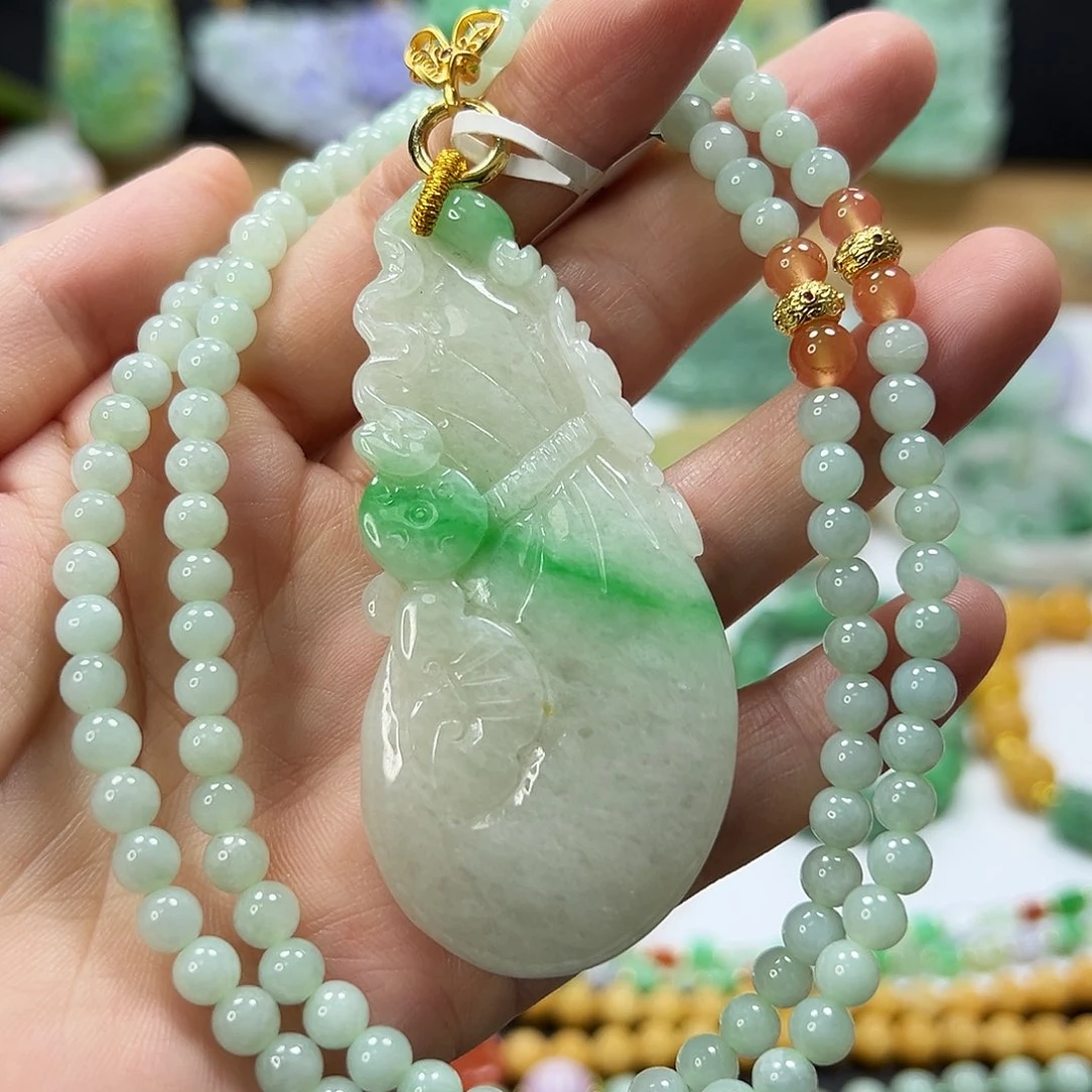 翡翠未镶嵌颈饰吊坠