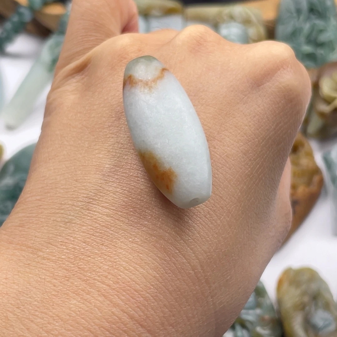 定制翡翠未镶嵌天珠