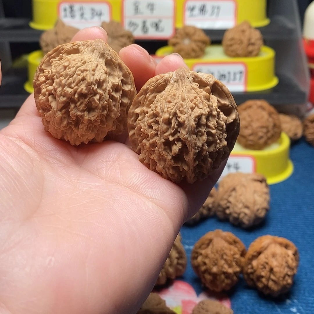 文玩核桃吊坠百花山