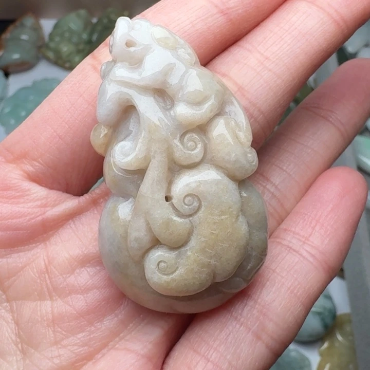 翡翠未镶嵌颈饰吊坠