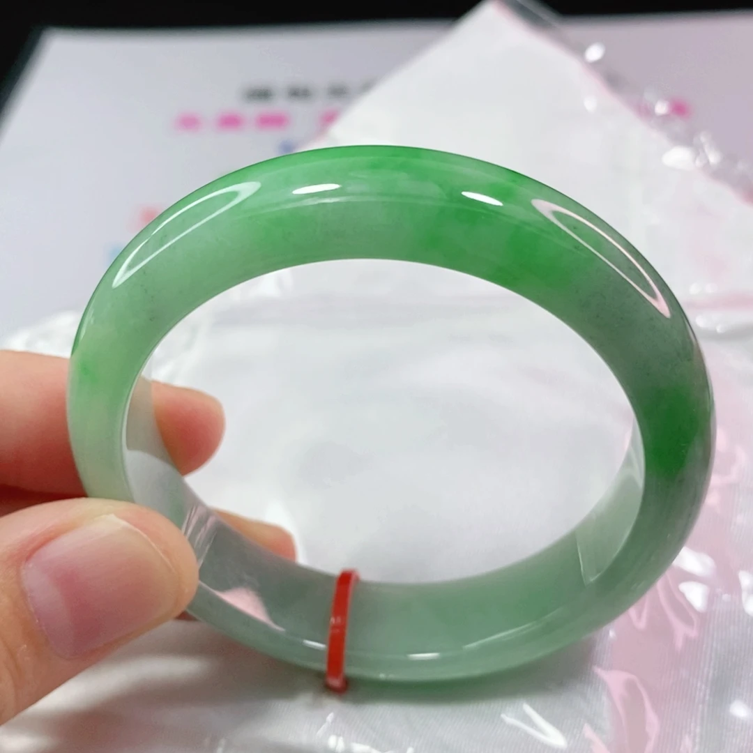 翡翠手镯未镶嵌林*纯52.5圈口