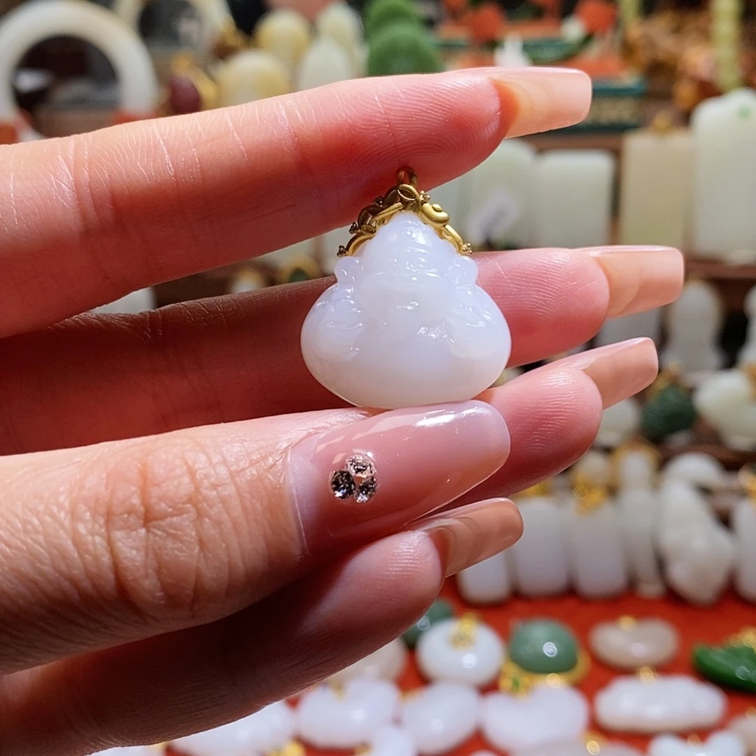 和田玉吊坠(不含链)18K金镶嵌