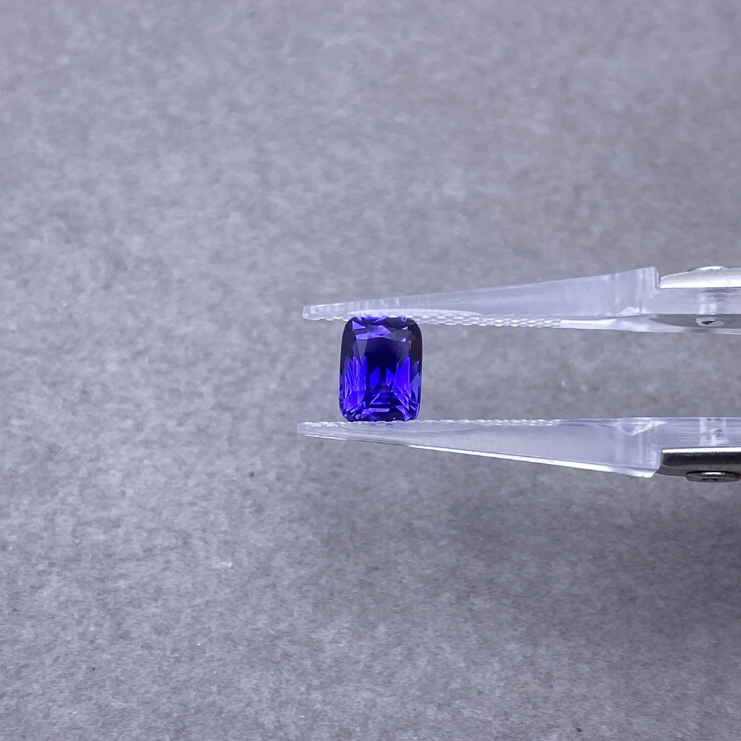 VSNvvV 蓝宝石-2.06ct（00991100）0110