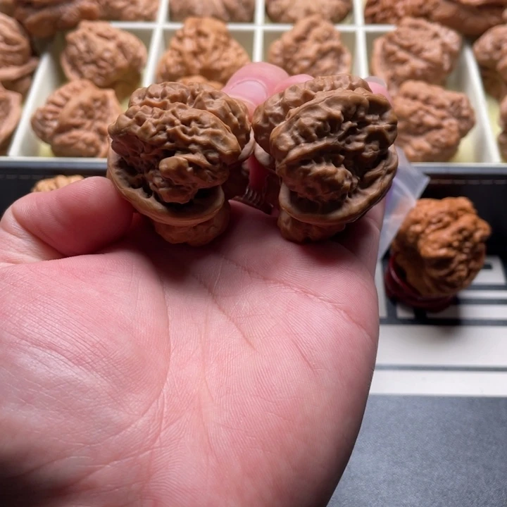 妮***.文玩核桃吊坠蛤蟆