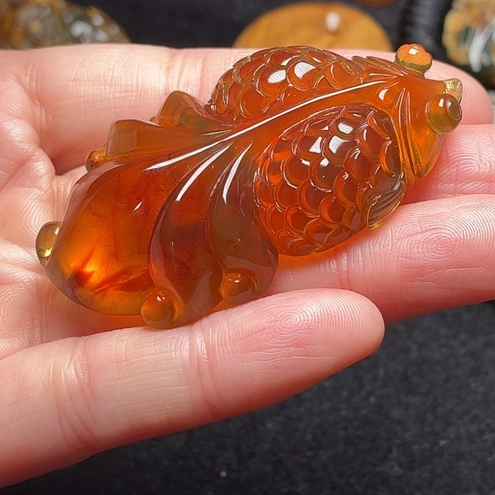 琥珀未镶嵌颈饰55