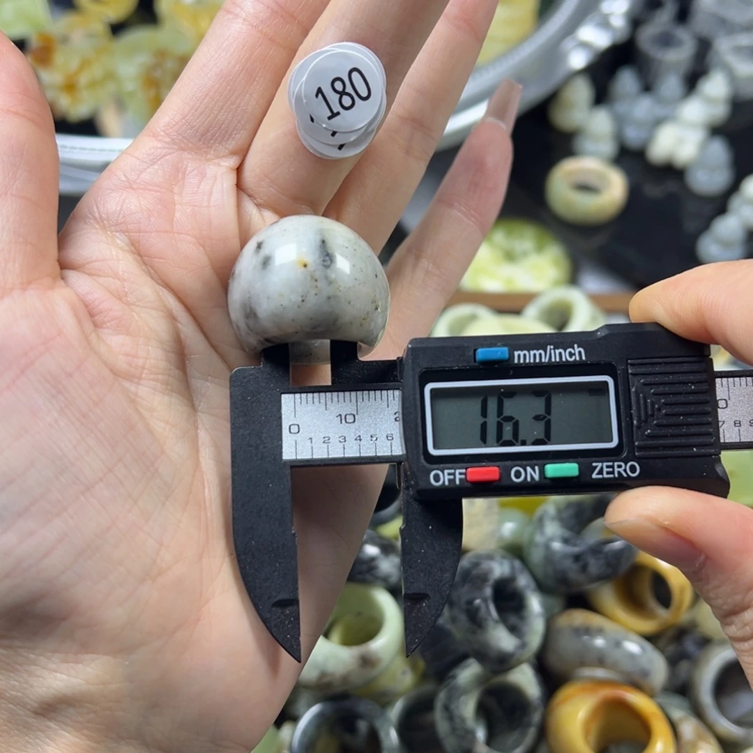 蛇纹石玉未镶嵌戒指