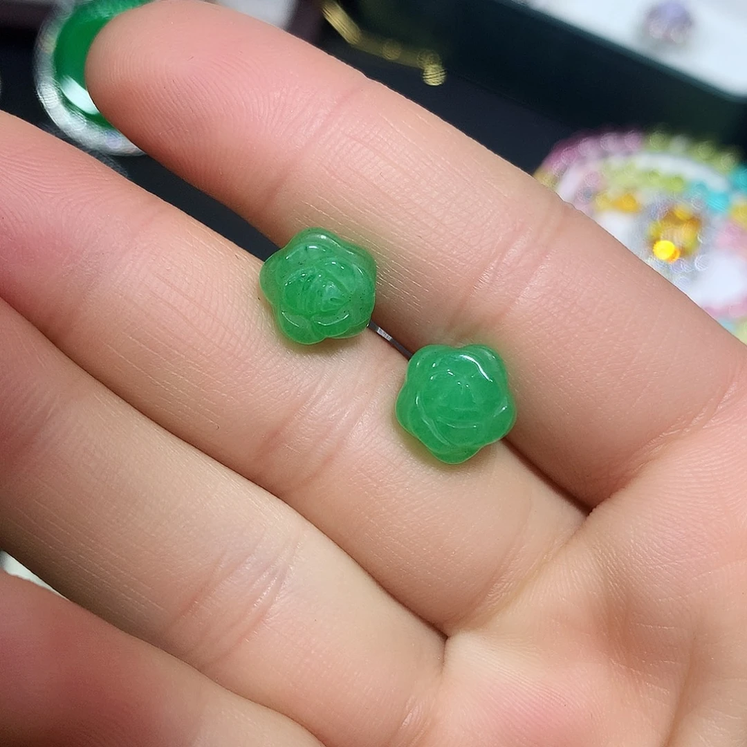 铜合金绿色小花耳钉