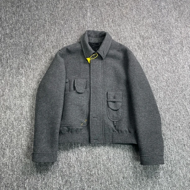 99新 LouisVuitton/路易威登 5686/灰色内里满印口袋外套/48码