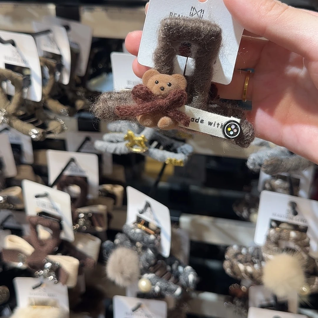 布艺非金属咖色小熊半抓