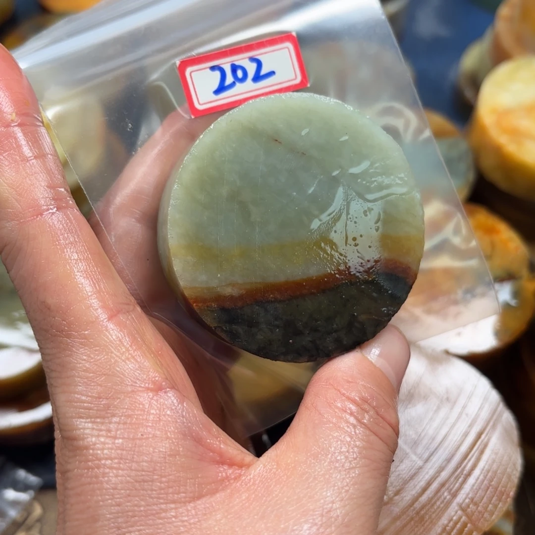 小***哥蛇纹石玉未镶嵌珠宝半成品