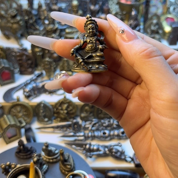 张***月泥塑闪价漏价一件