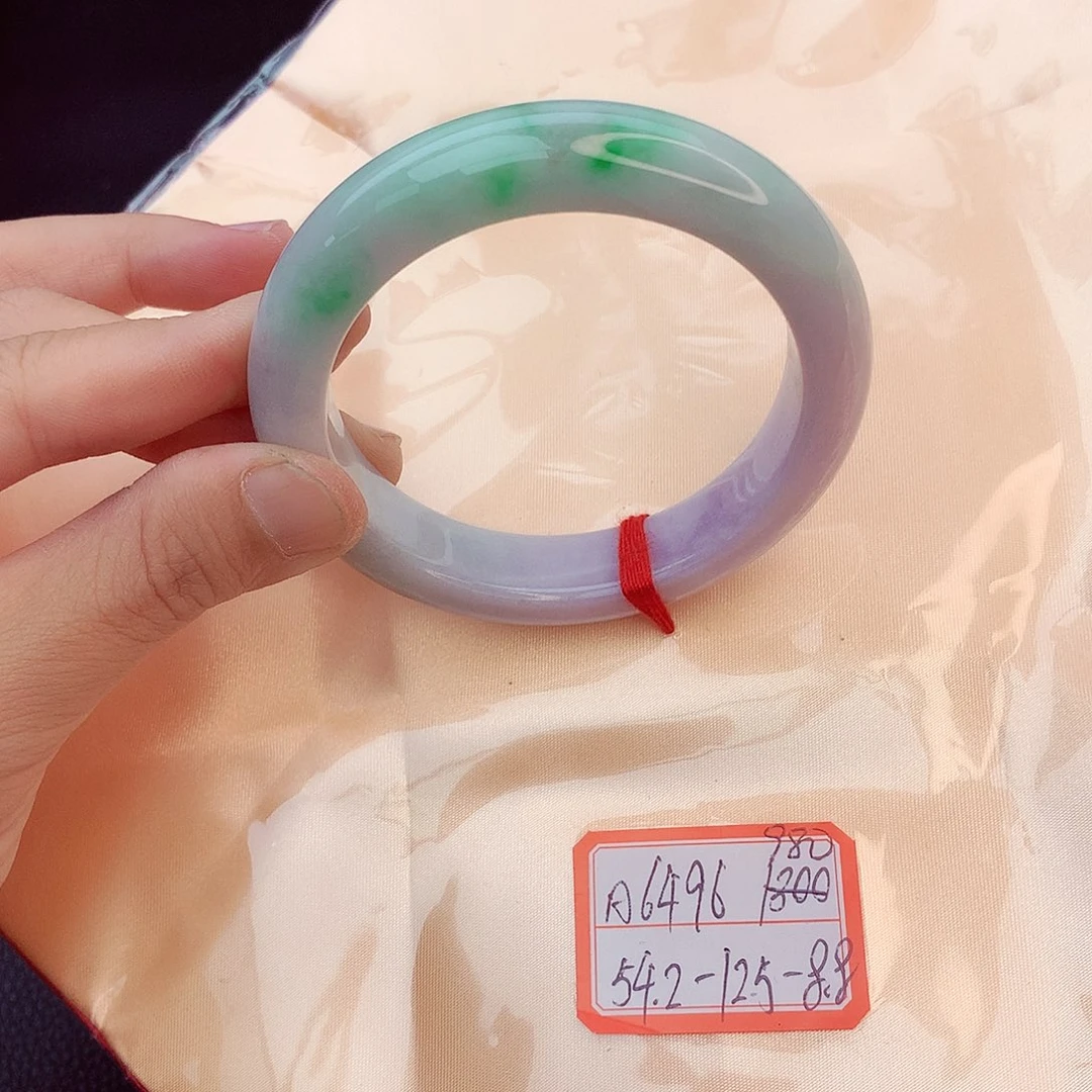 翡翠手镯未镶嵌翡翠
